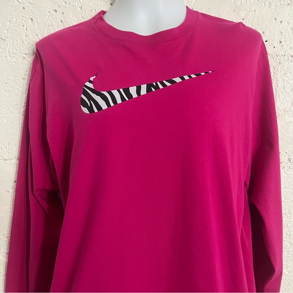 Nike Womens Athletic Top M Pink Zebra Swoosh Cinched Waist Long Sleeve Cotton C8 - Picture 2 of 5